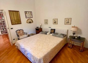 Camera da letto - Trilocale salita della Fava Greca, 6, Genova (zona Centro Storico) - foto 13