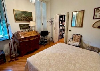 Camera da letto - Three-room apartment salita della Fava Greca, 6, Genova (neighborhood Centro Storico) - photo 14