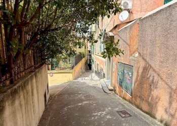 Cortile interno - Trilocale salita della Fava Greca, 6, Genova (zona Centro Storico) - foto 25