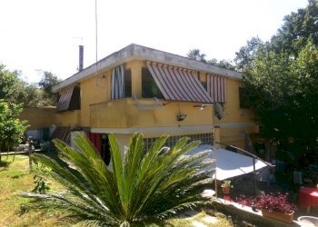 Facciata - Villa via dei Mughetti, 84, frazione Lido Dei Pini, Anzio - foto 1