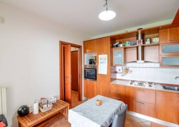 Cucina - Trilocale via Camisasca, 41, Costa Masnaga - foto 5