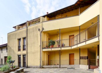 Facciata - Trilocale via Camisasca, 41, Costa Masnaga - foto 24