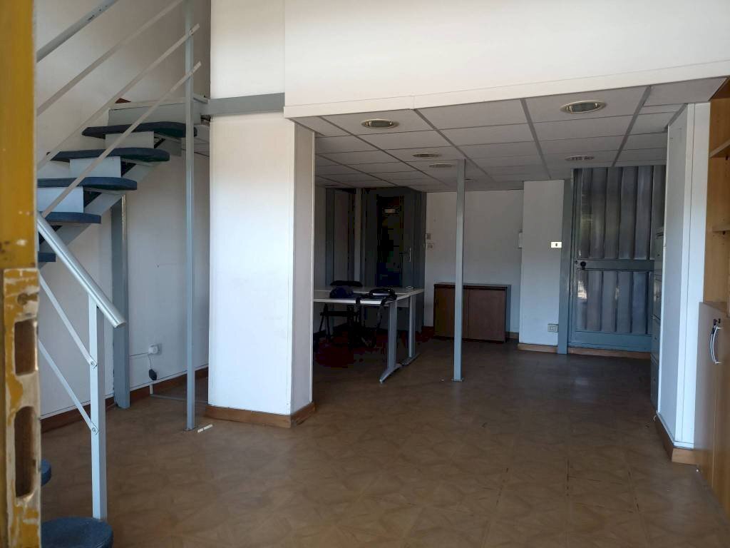 Interno non residenziale - Negozio corso Trieste, 31, Moncalieri - foto 1