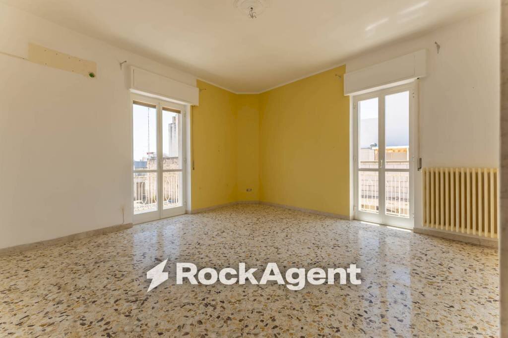 Cucina - Trilocale via Taranto, 1, Bari (zona Santo Spirito) - foto 1