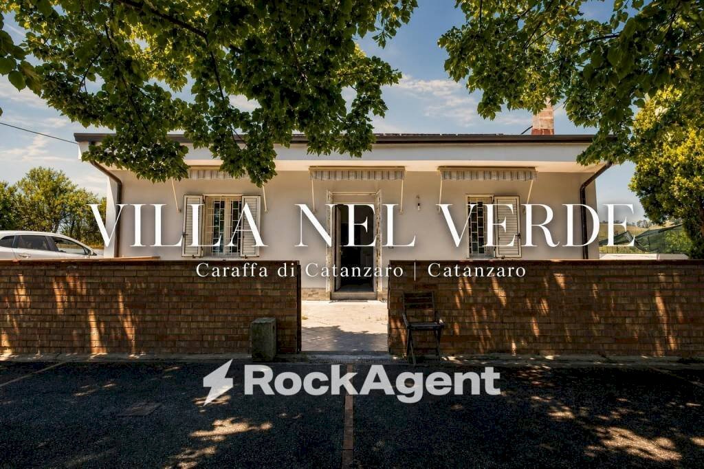 Facciata - Villa contrada Ciaramella snc, Caraffa di Catanzaro, Caraffa di Catanzaro - foto 1