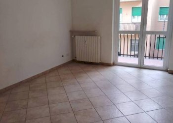 Camera da letto - Bilocale via Eredi Farina, 14, Pavia - foto 15
