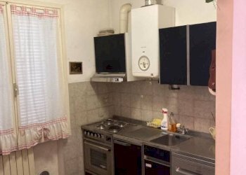 Cucina - Trilocale via Pisa, 70, Massa - foto 2