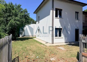 Facciata - Casa indipendente via Sacco e Vanzetti, Castrocaro Terme e Terra del Sole - foto 1