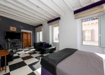 Camera da letto - Three-room apartment via Angelo Brunetti, Roma (neighborhood Centro Storico) - photo 14