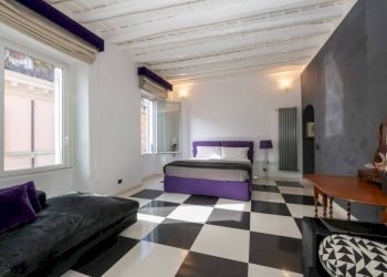 Camera da letto - Three-room apartment via Angelo Brunetti, Roma (neighborhood Centro Storico) - photo 15