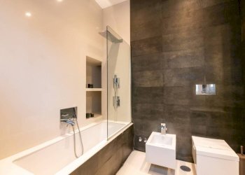 Bagno - Three-room apartment via Angelo Brunetti, Roma (neighborhood Centro Storico) - photo 30