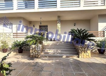 Facciata - Appartamento viale di Calatubo, 88, Alcamo - foto 1