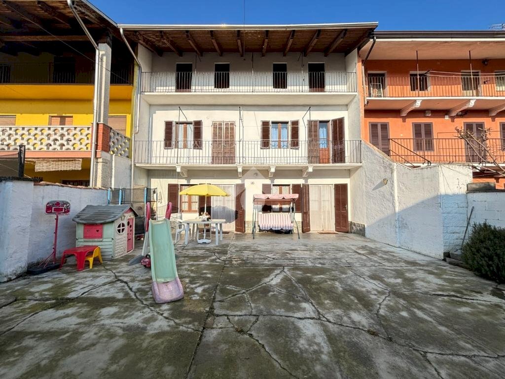 Independent house Piazza Risorgimento, Strambino - photo 1