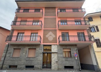 Four-room apartment Via Cavour, Strambino - photo 1