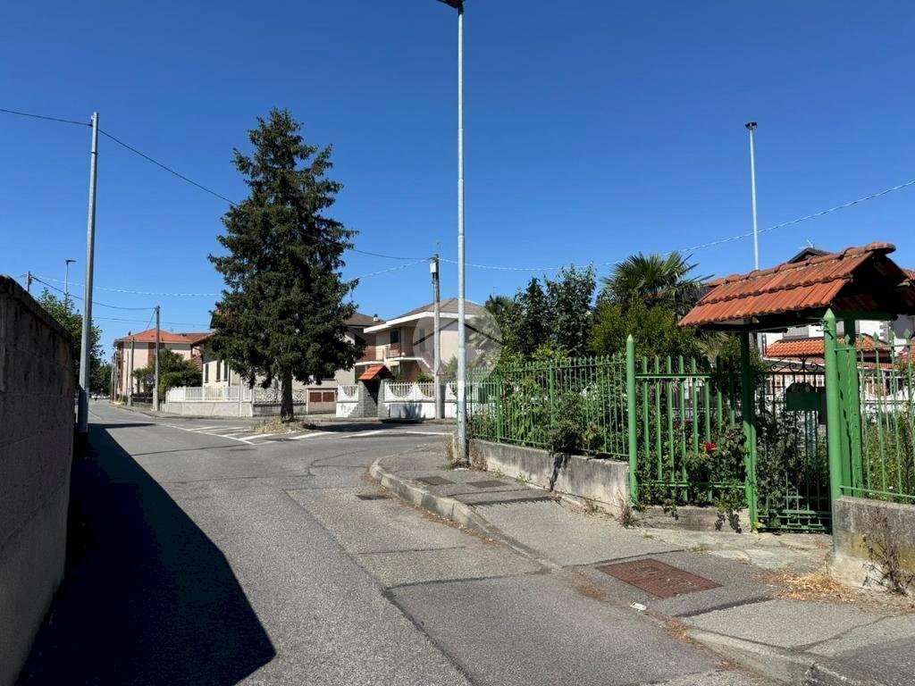 Four-room apartment Via Ariosto, Settimo Torinese - photo 3