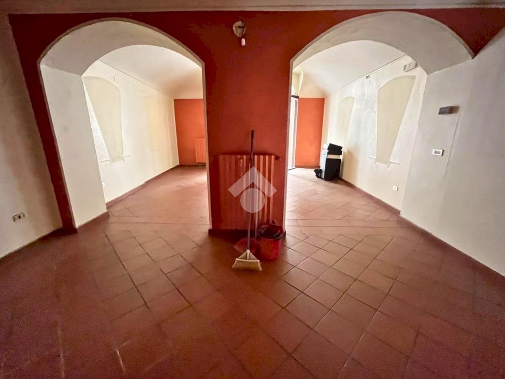 Negozio Via del Pino, Pinerolo - foto 3