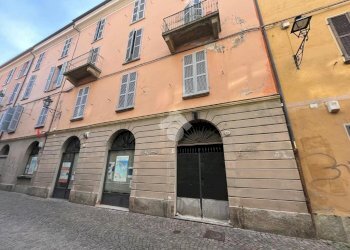Negozio Via del Pino, Pinerolo - foto 1