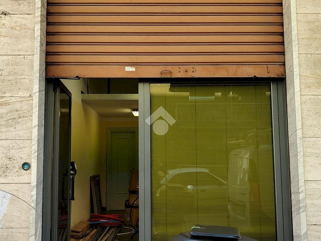 Negozio via federico donaver, Genova (zona San Fruttuoso) - foto 1