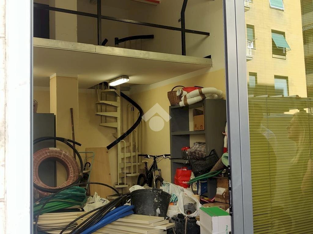 Negozio via federico donaver, Genova (zona San Fruttuoso) - foto 2