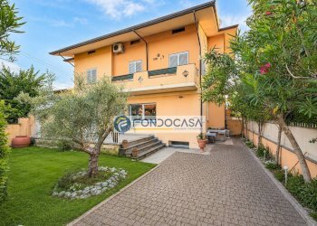 Esterno - Semi-detached house Via Pardini, Montignoso - photo 1