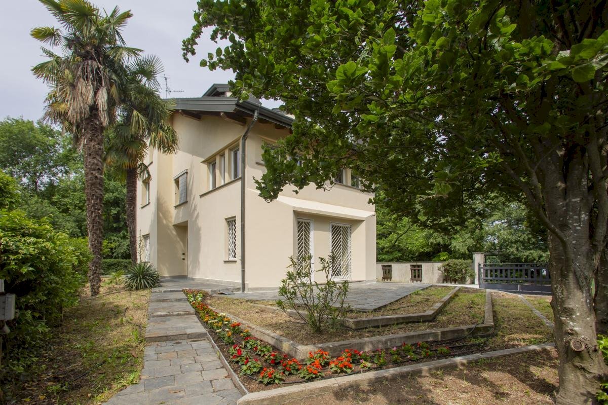 Villa Peschiera Borromeo - foto 1