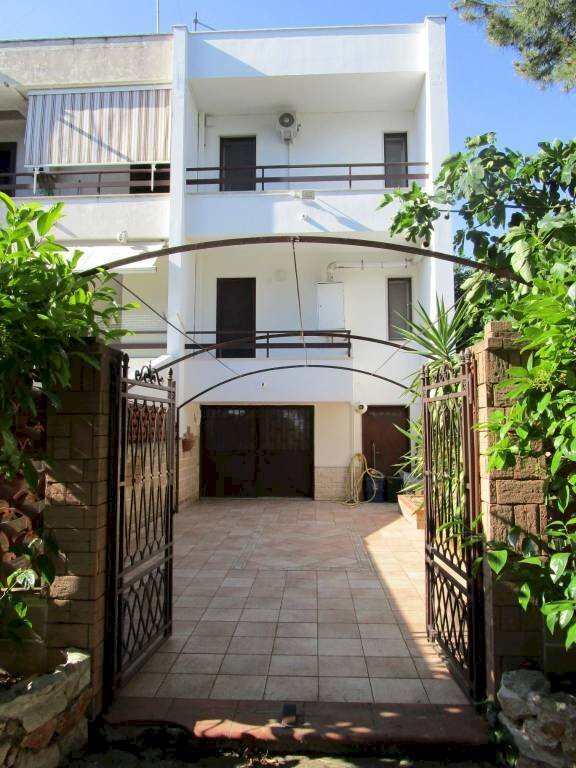 Facciata - Villa a Schiera Statte - foto 2