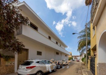 Facciata - Four-room apartment via Enrico Toti, Alliste - photo 1