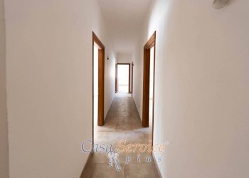 Corridoio - Four-room apartment via Enrico Toti, Alliste - photo 17