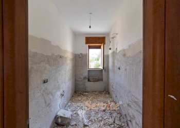 Bagno - Four-room apartment via Enrico Toti, Alliste - photo 18