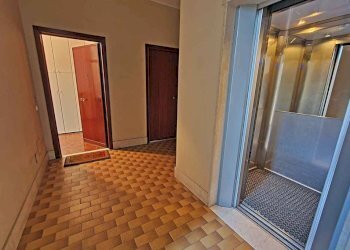 Ascensori - Appartamento via Papa Giovanni XXIII, Casale Monferrato - foto 7