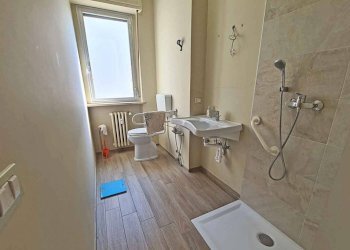Bagno - Appartamento via Papa Giovanni XXIII, Casale Monferrato - foto 14