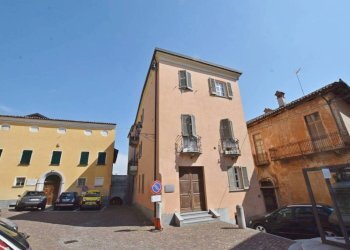 Zona - Two-room apartment piazza Caduti per la Liberazione, 24, Carrù - photo 1