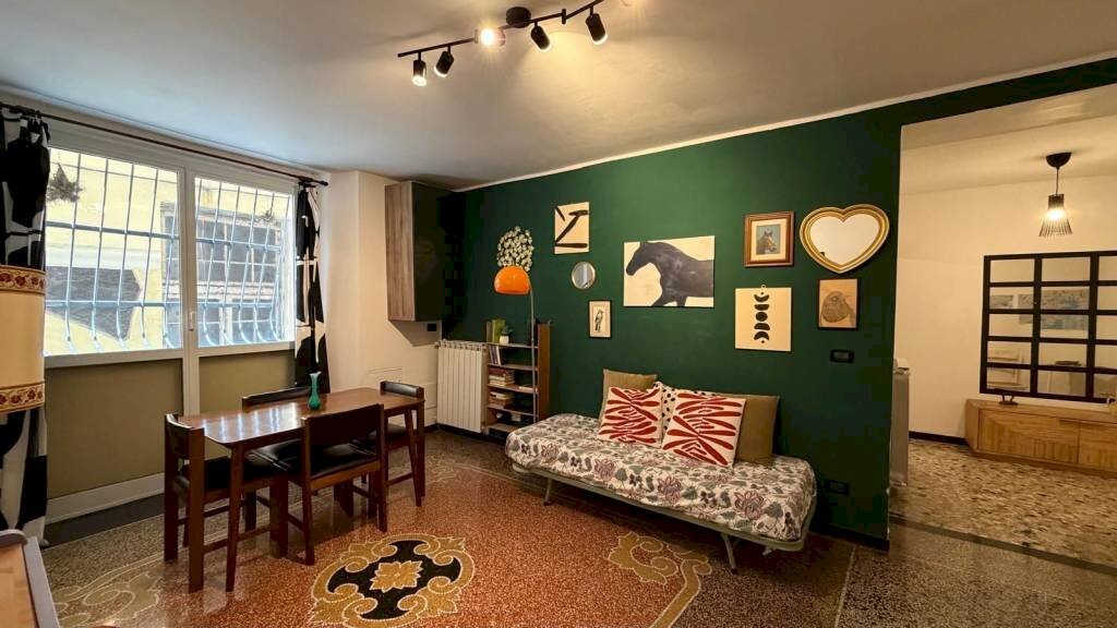 Salone - Trilocale piazza di San Marcellino, Genova (zona Centro Storico) - foto 3