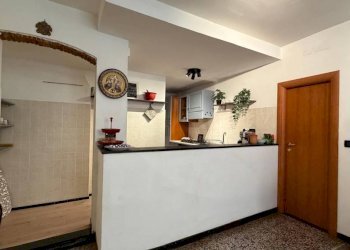 Cucina - Trilocale piazza di San Marcellino, Genova (zona Centro Storico) - foto 8