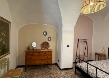 Camera da letto - Trilocale piazza di San Marcellino, Genova (zona Centro Storico) - foto 13