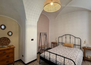 Camera da letto - Trilocale piazza di San Marcellino, Genova (zona Centro Storico) - foto 14