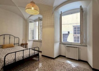 Camera da letto - Trilocale piazza di San Marcellino, Genova (zona Centro Storico) - foto 16