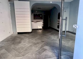 Interno non residenziale - Negozio via Sestri, 124r, Genova (zona Sestri Ponente) - foto 2
