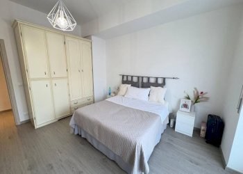 Camera da letto - Appartamento via Papigliano, 2, Genova (zona Borgoratti) - foto 3
