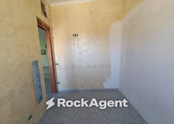 Camera da letto - Three-room apartment via Enrico Toti, Guidonia Montecelio - photo 12