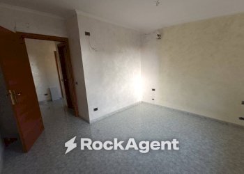 Camera da letto - Three-room apartment via Enrico Toti, Guidonia Montecelio - photo 15