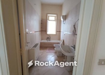 Bagno - Appartamento via Regina Elena, 25, Trepuzzi - foto 7