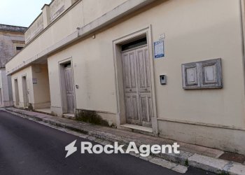 Facciata - Appartamento via Regina Elena, 25, Trepuzzi - foto 39