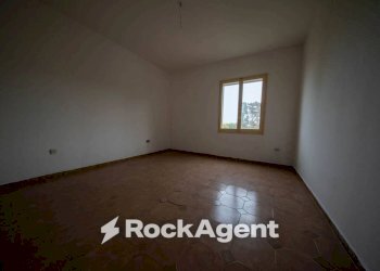 Camera da letto - Four-room apartment via Pietro Maroncelli, 5, Sorso - photo 20