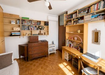 camera da letto - Four-room apartment via Spartaco, Bologna (neighborhood Massarenti) - photo 12