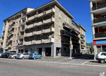 Trilocale via Giorgio Carrel, Aosta - foto 1
