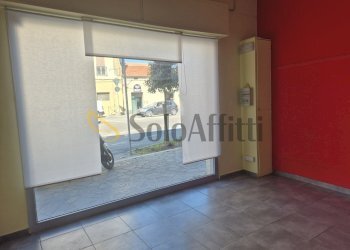 Locale Commerciale Corso Umberto I 46, Montesilvano - foto 2