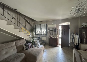 ingresso living - Quadrilocale Via Cerano 1, Torino (zona Rebaudengo) - foto 4
