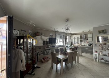 INGRESSO LIVING - Quadrilocale Via Cerano 1, Torino (zona Rebaudengo) - foto 5