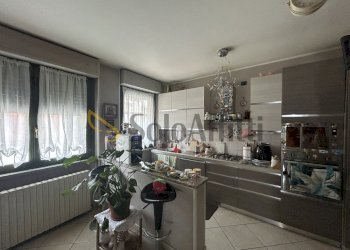 INGRESSO LIVING SU CUCINA - Quadrilocale Via Cerano 1, Torino (zona Rebaudengo) - foto 7